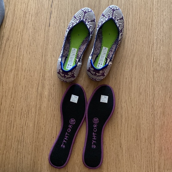 !! SOLD!! 🚨🌟🌟Rothys! - Picture 5 of 8